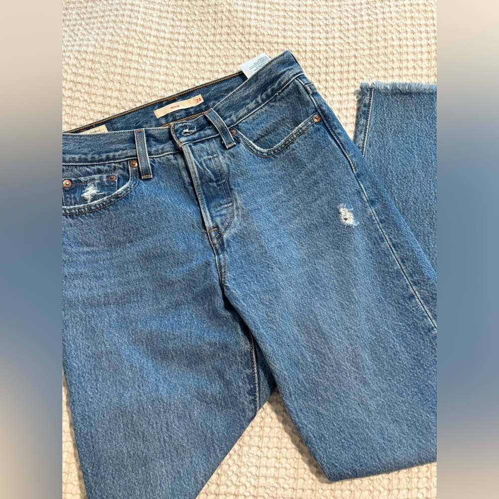 Levi’s Wedgie Jeans Neither Here Nor There